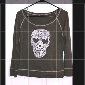 Long sleeve skull print